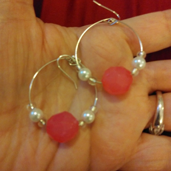THREE PAIR HAND CRAFTED EARRINGS - Picture 3 of 8